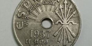 Spain  25 Centimos - hole coin - 1937